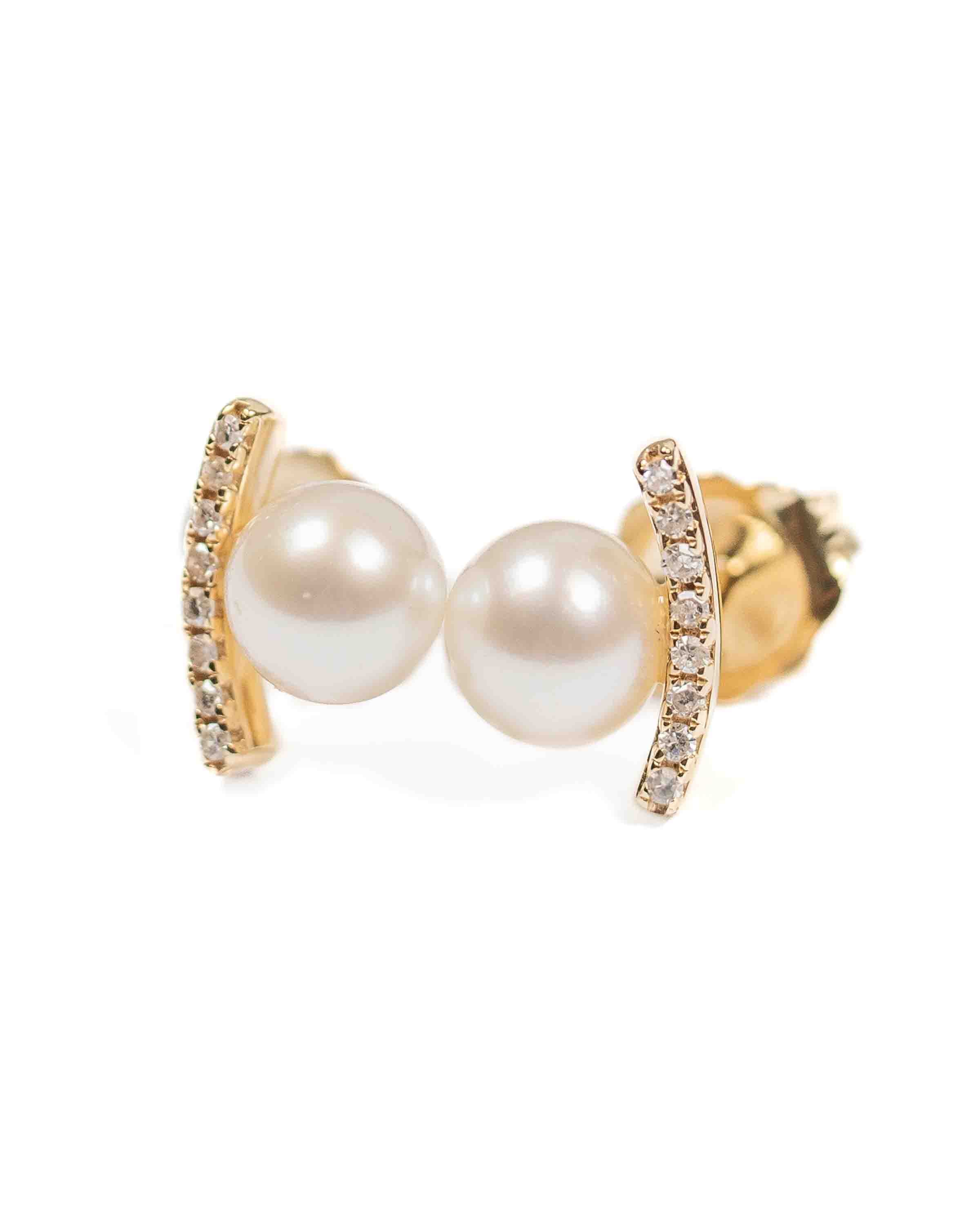 14k Gold Diamond & Pearl Stud Earrings