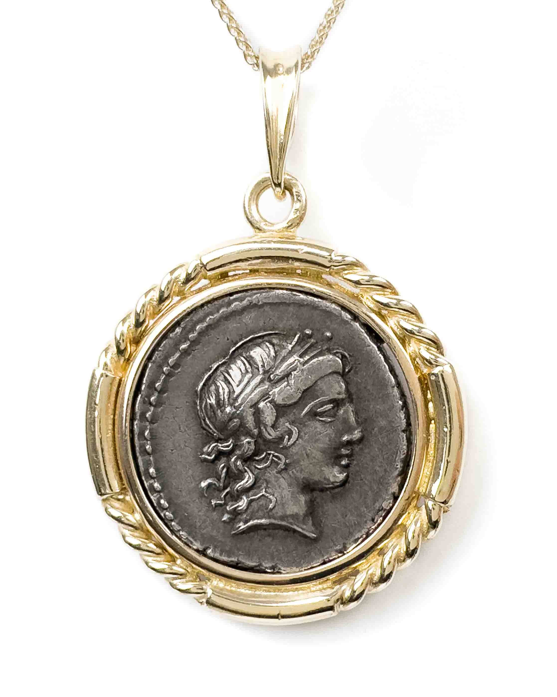 ancient roman gold necklace